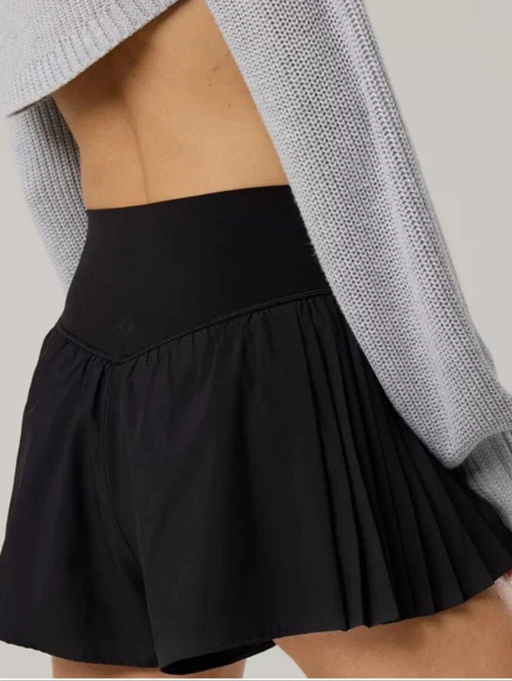 OFFLINE By Aerie Real Me Pleated Flowy Short M Nwot